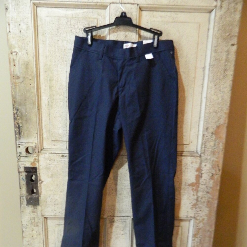 Dickies Occupational Wear for Women Pants Size 6  (H-12)